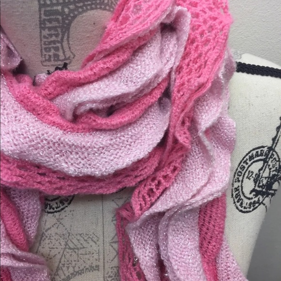 2/$20 Lot Of 2 Women Scarf Gray Pink Metallic Accent Curly Petal Layered - Picture 3 of 9